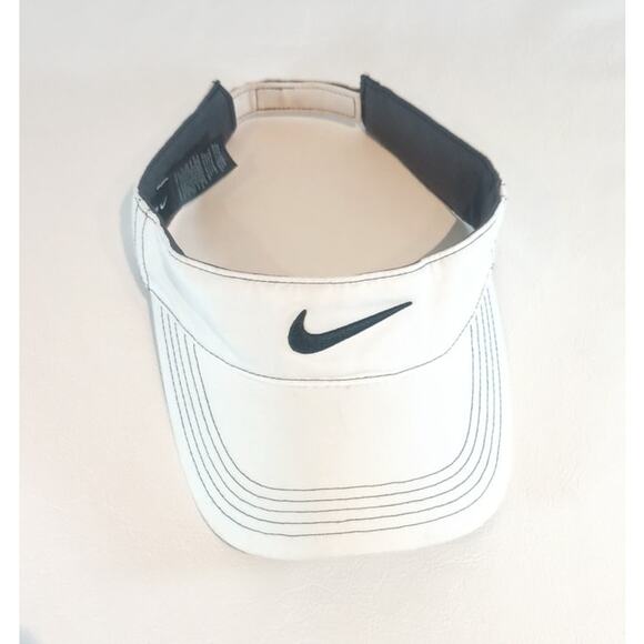 NIKE GOLF ADJUSTABLE VELCRO STRAP VISOR WHITE NIKE SWOOSH - Picture 3 of 8